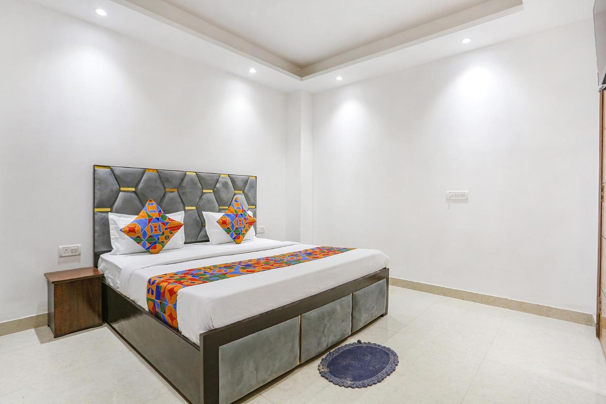 Townhouse 24*7 New Delhi
