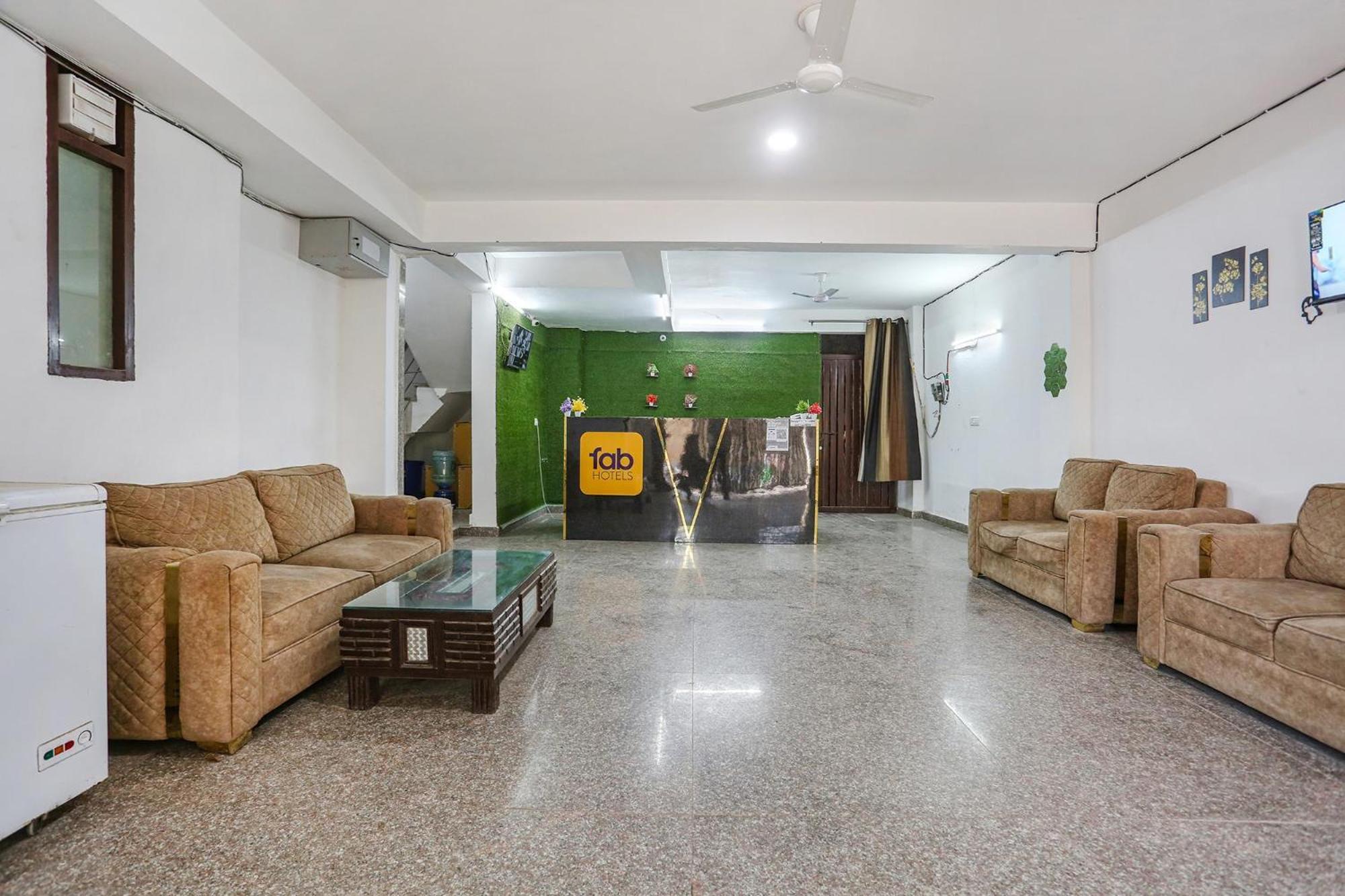 Hotel Townhouse 24*7 New Delhi