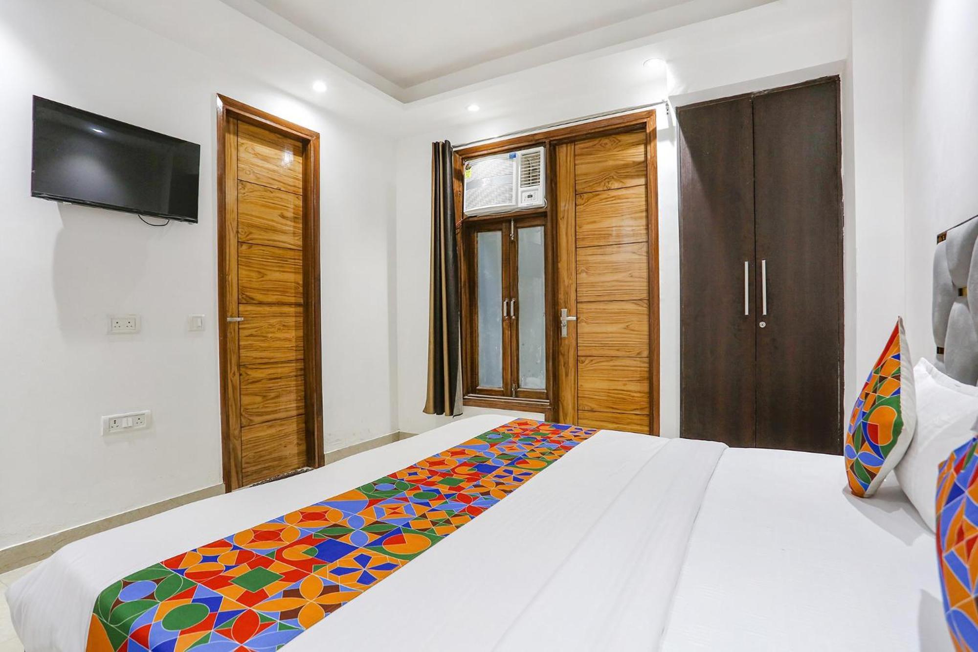 Townhouse 24*7 New Delhi