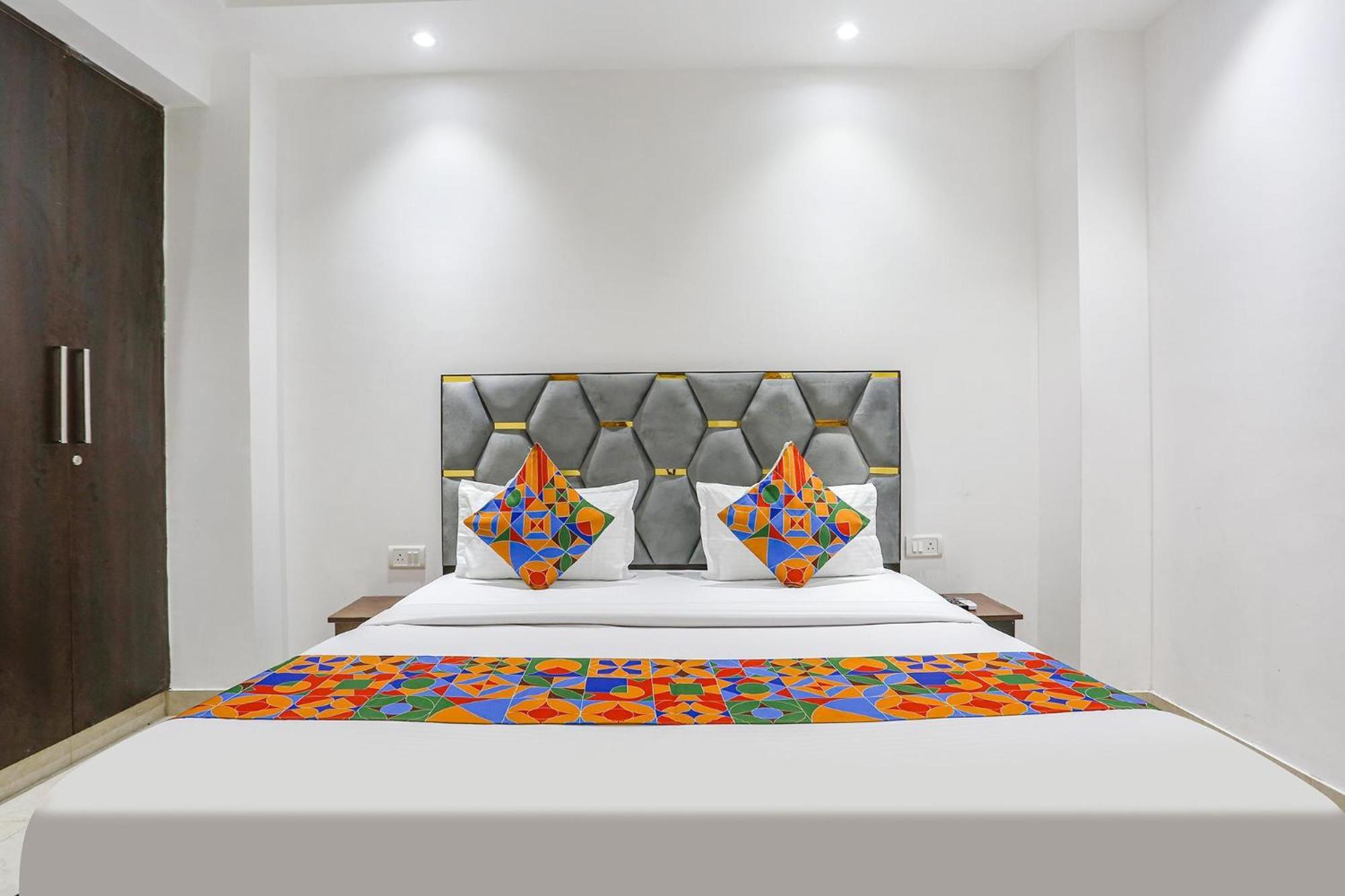 Townhouse 24*7 Hotel 4*