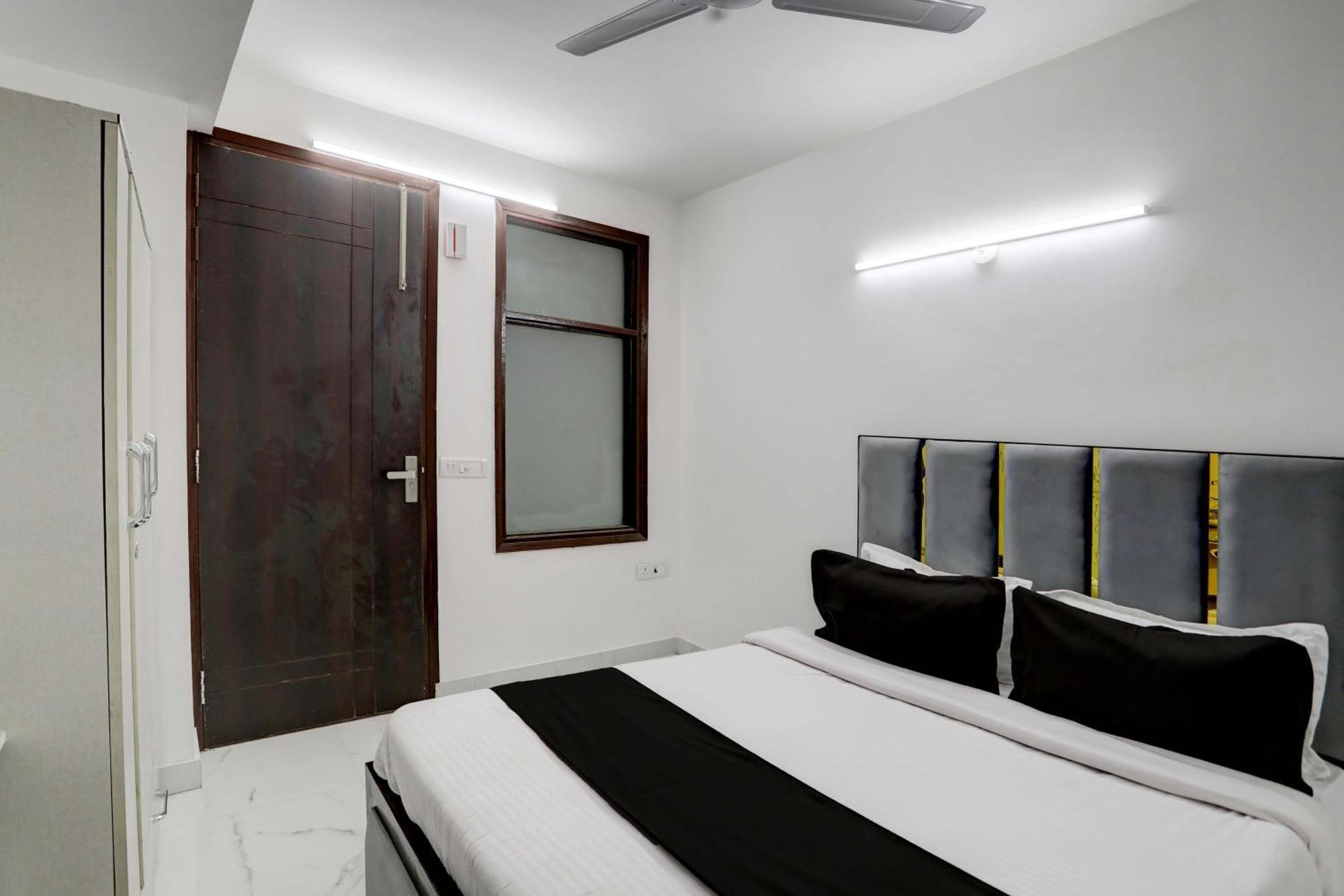 Hotel Townhouse 24*7 New Delhi