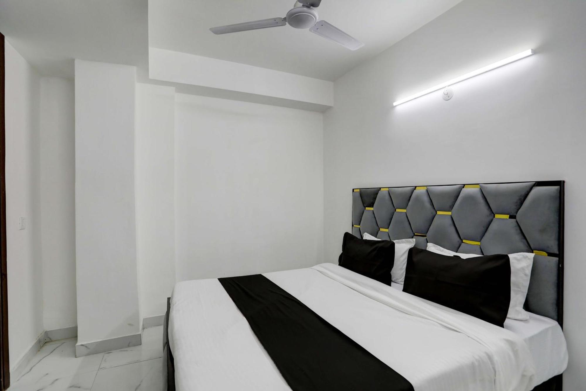 Townhouse 24*7 Hotel