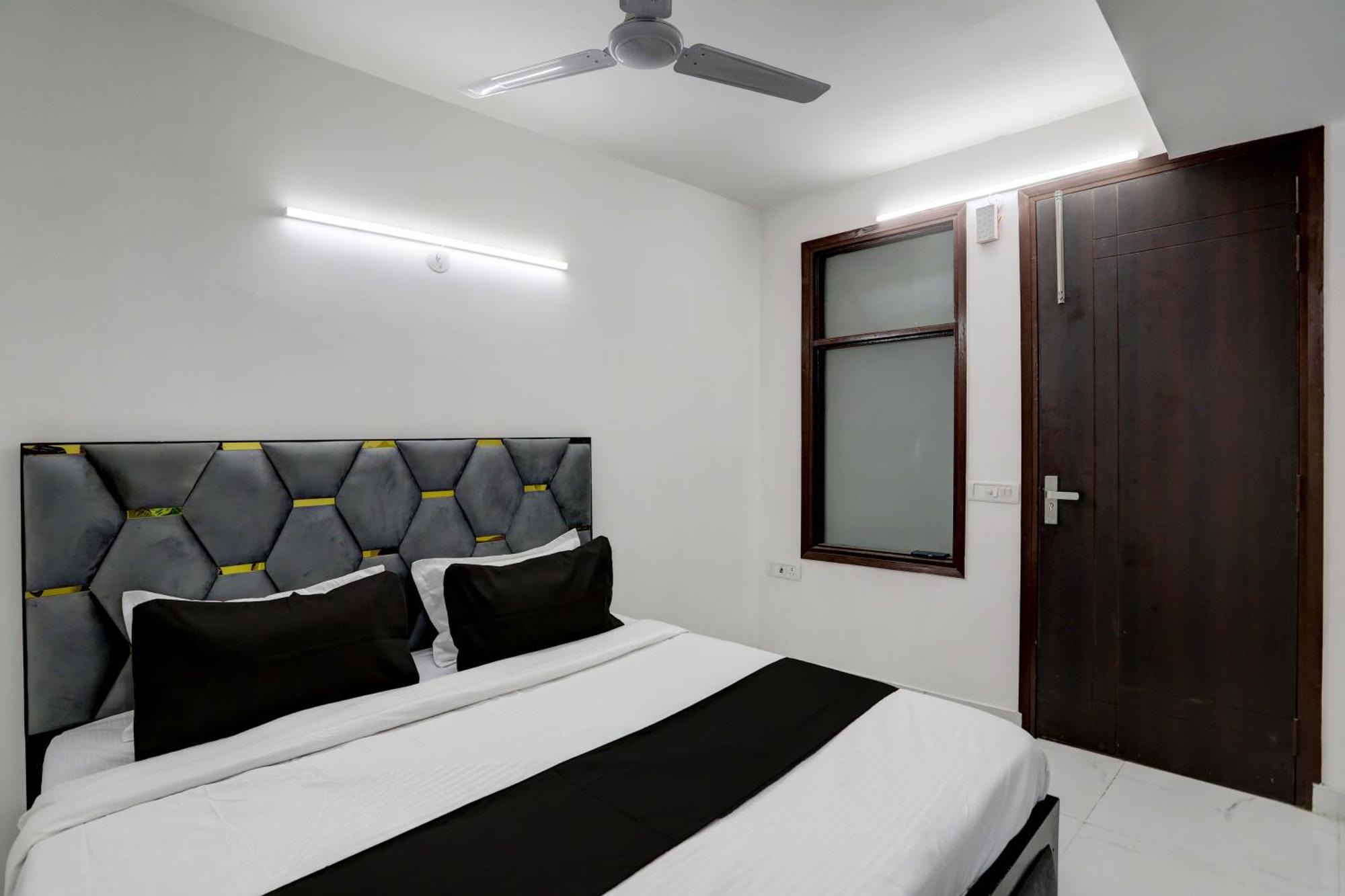 Townhouse 24*7 Hotel