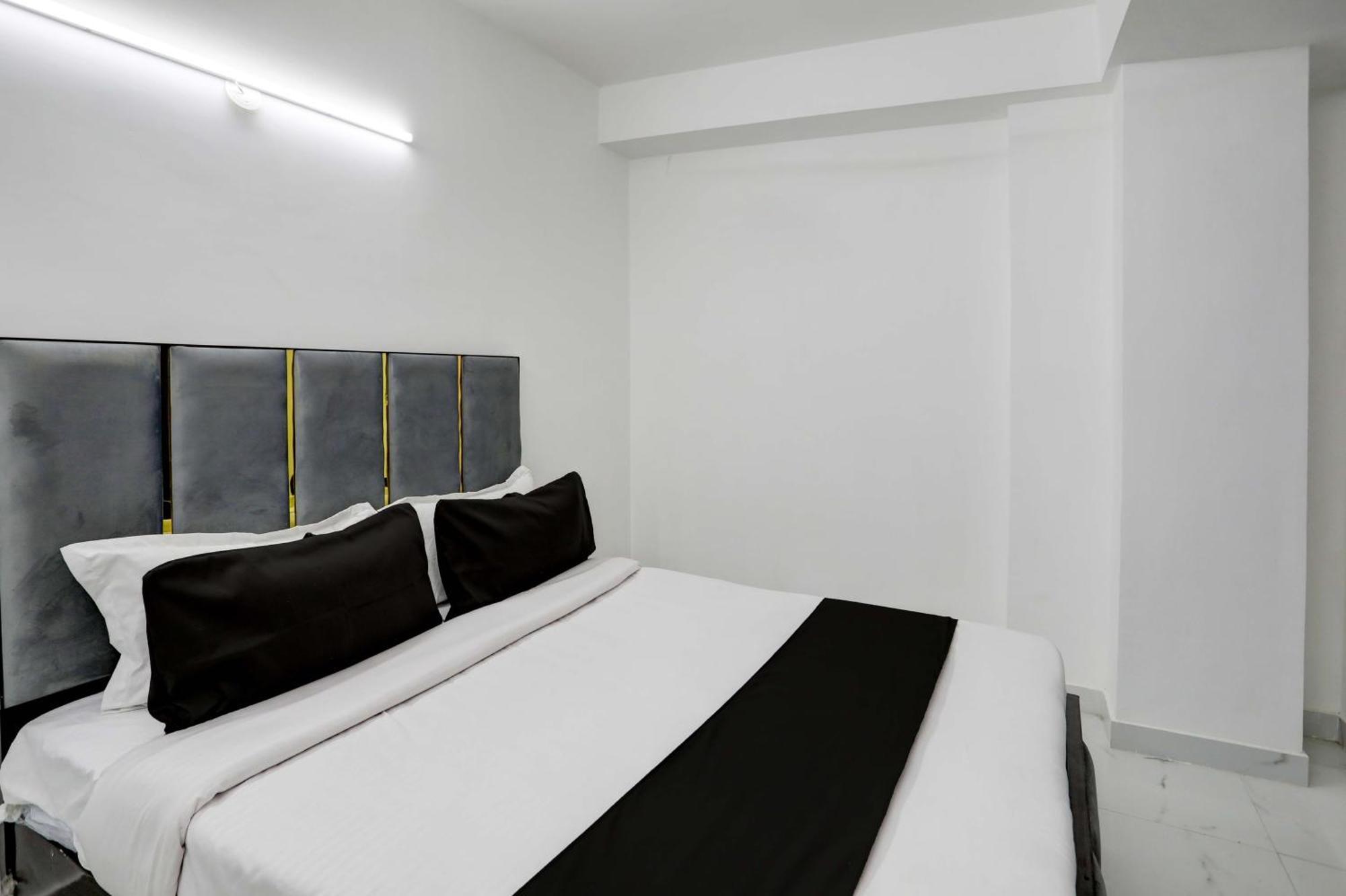 Townhouse 24*7 Hotel New Delhi