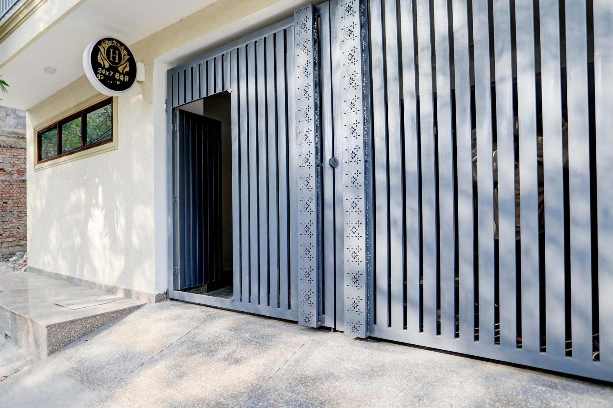 Townhouse 24*7 4* New Delhi