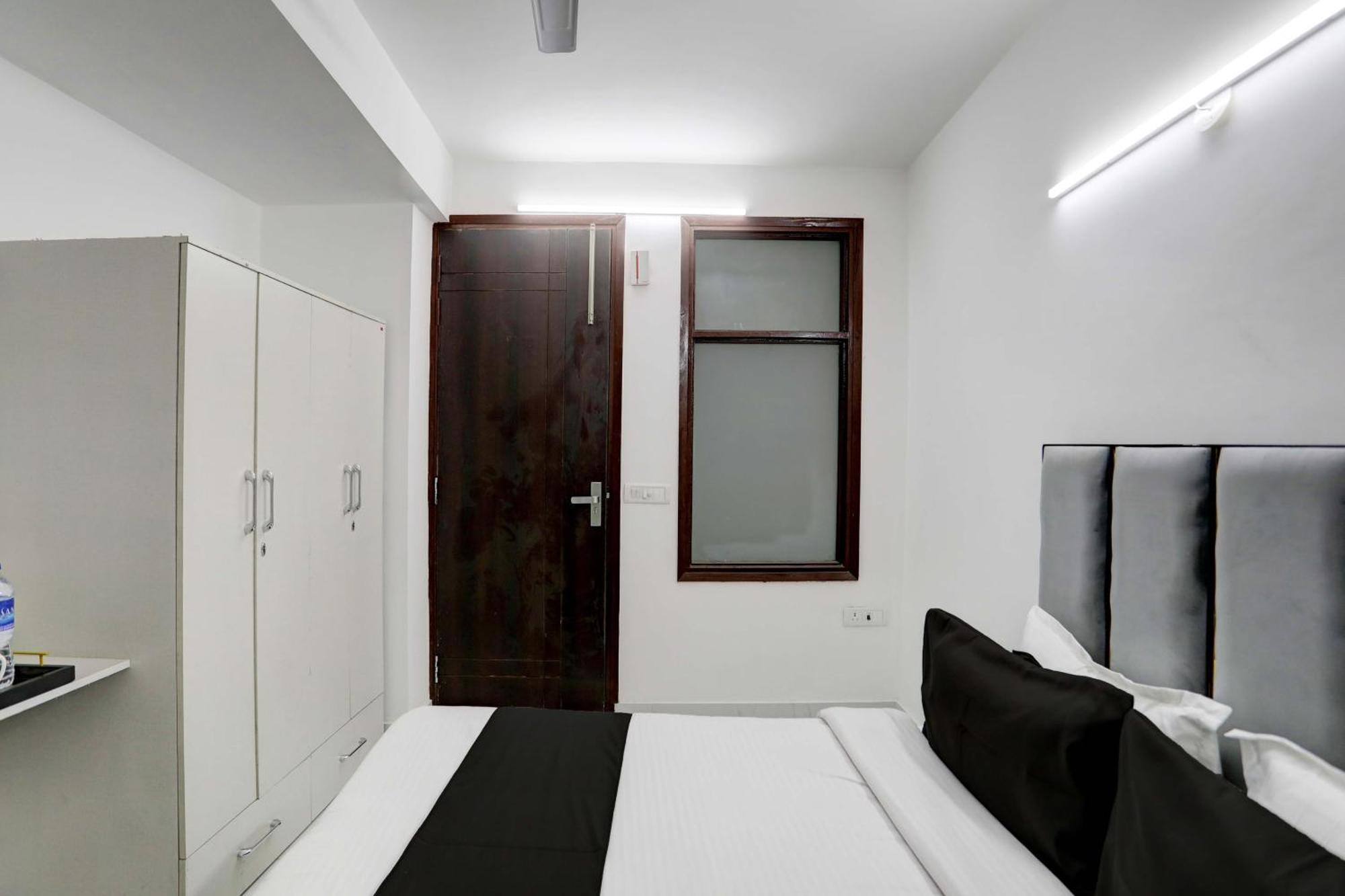 Townhouse 24*7 Hotel