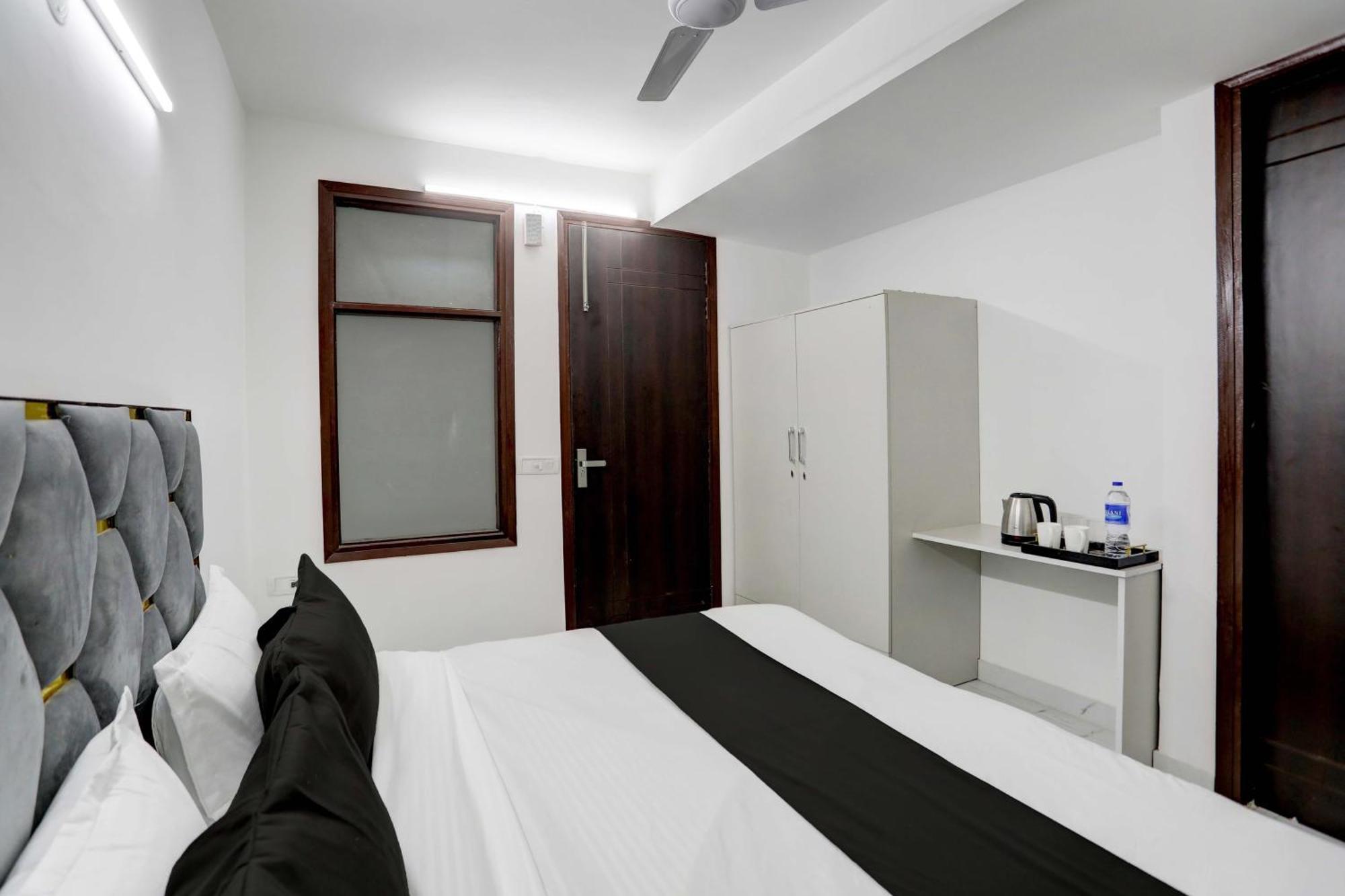 Hotel Townhouse 24*7 New Delhi
